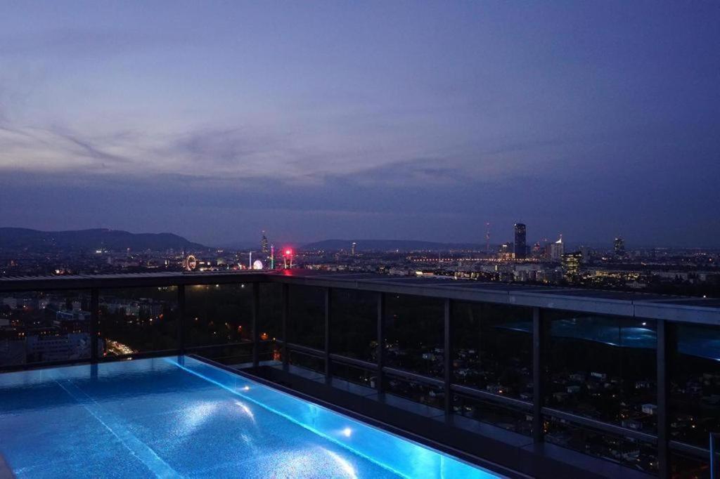 Executive Suite W/ Rooftop Pool Vídeň Exteriér fotografie